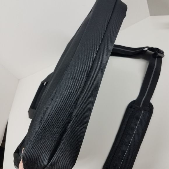 Solo Black Laptop Case Bag - Picture 11 of 13